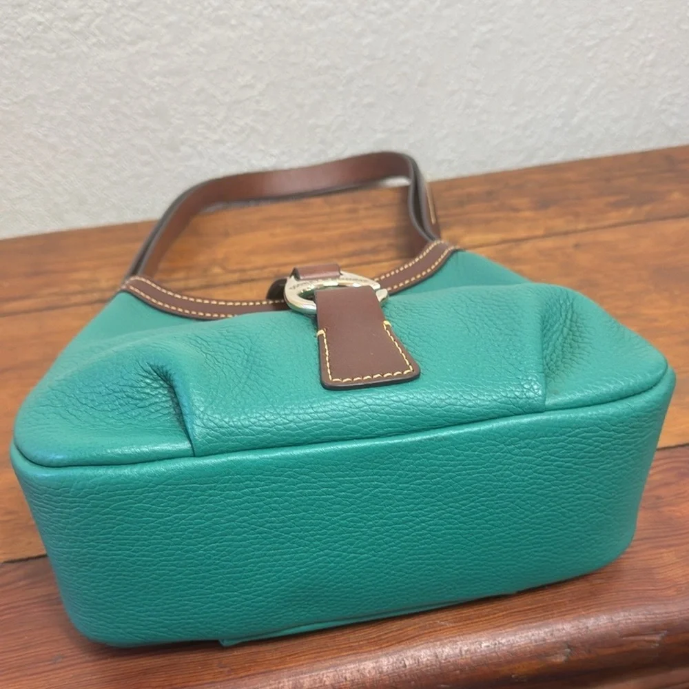 Dooney & Bourke Hobo Elegant Green and Brown Leather Women's Shoulder Bag.